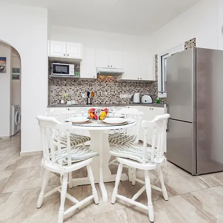 1 Bedroom In Paradise Garden 3 Appartamento Paphos
